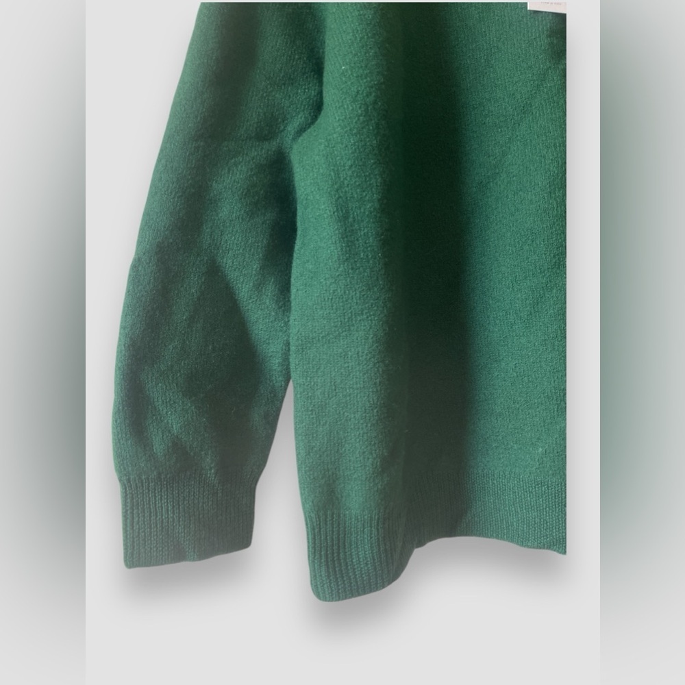 American Eagle AE77 Women’s 100% Wool Sweater Size Medium Relaxed Fit Green NWT - Picture 2 of 7